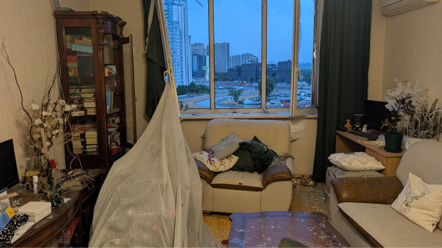 Удар по Киеву — как выглядят квартиры в поврежденном доме - 290x160