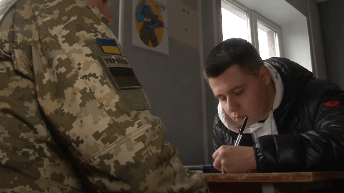 Всем парням надо не пропустить эту дату — в ТЦК все объяснили - 290x160